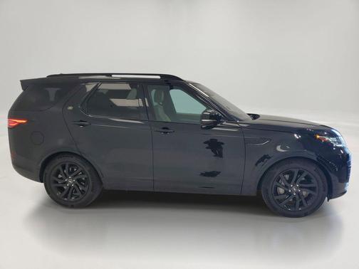 Black 2020 Land Rover Discovery Landmark Edition