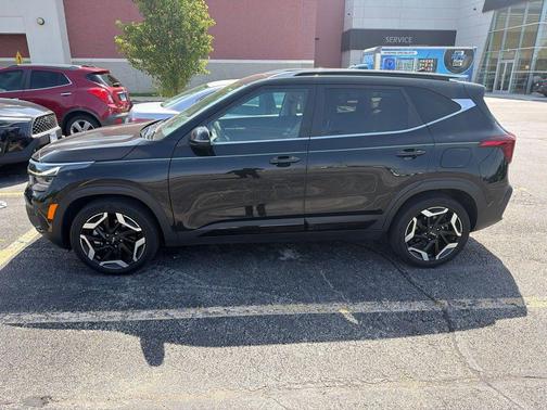 Fusion Black 2024 Kia Seltos SX Turbo