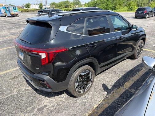 Fusion Black 2024 Kia Seltos SX Turbo