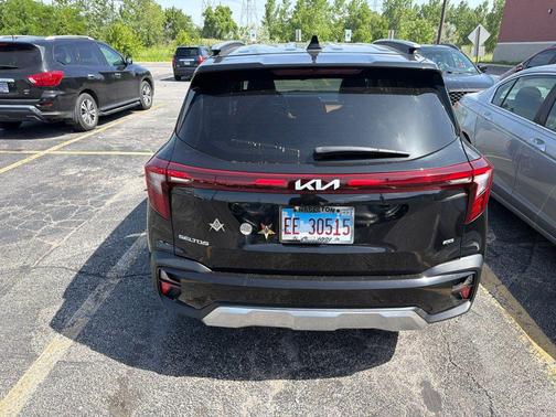 Fusion Black 2024 Kia Seltos SX Turbo
