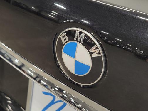 Black Sapphire Metallic 2019 BMW 750 i xDrive