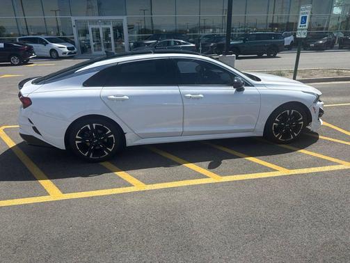 Glacial White Pearl 2021 Kia K5 GT-Line