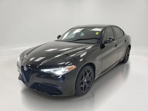 2021 Alfa Romeo Giulia Base