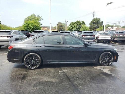 2021 BMW 750 i xDrive