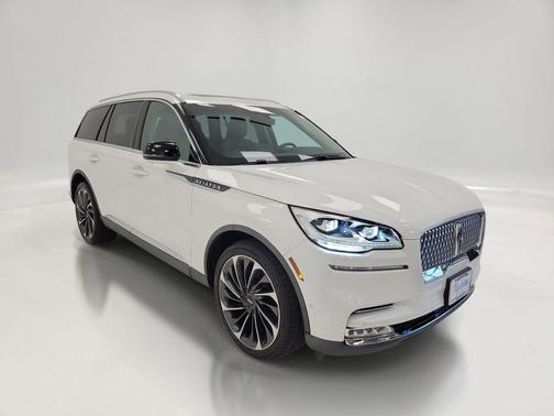 Pristine White Metallic Tri-Coat 2020 Lincoln Aviator Reserve AWD