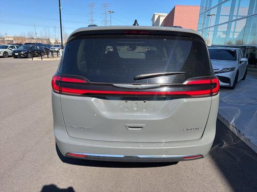 2023 Chrysler Pacifica Limited