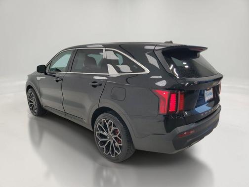 Ebony Black 2022 Kia Sorento LX