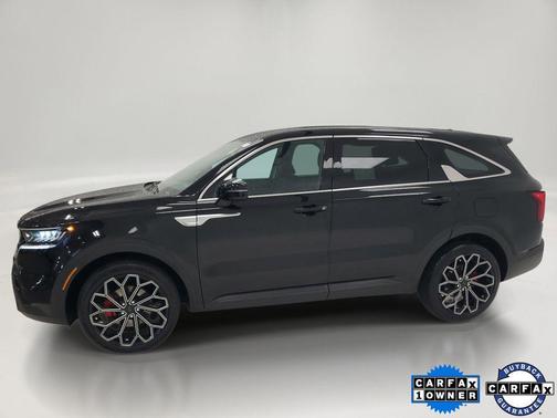 Ebony Black 2022 Kia Sorento LX