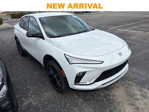 Summit White 2025 Buick Envista Sport Touring FWD