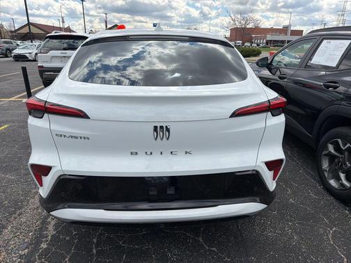 Summit White 2025 Buick Envista Sport Touring FWD
