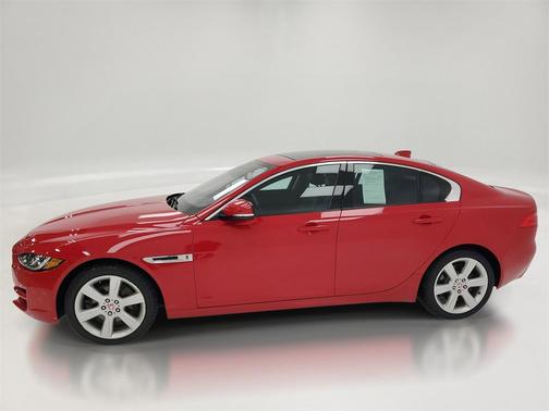 2018 Jaguar XE 25t Premium