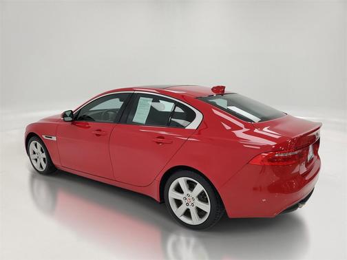 2018 Jaguar XE 25t Premium