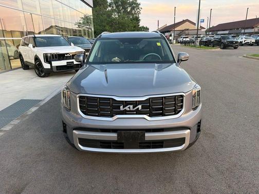 Everlasting Silver 2025 Kia Telluride S