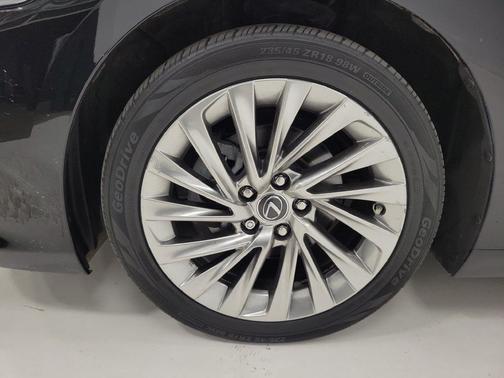 Obsidian 2020 Lexus ES 350 Luxury