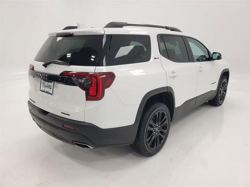 2022 GMC Acadia AWD SLT