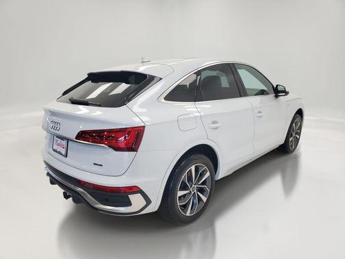 Glacier White 2021 Audi Q5 45 Premium