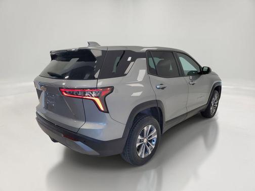 Sterling Gray Metallic 2025 Chevrolet Equinox 1LT