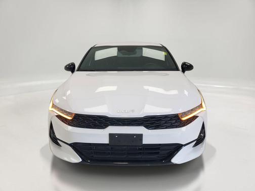 Glacial White Pearl 2022 Kia K5 GT-Line