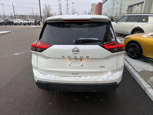 2025 Nissan Rogue SV