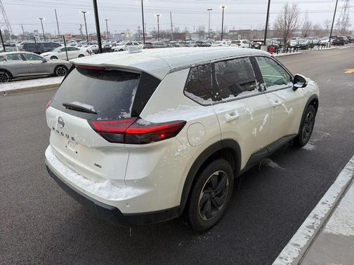 2025 Nissan Rogue SV