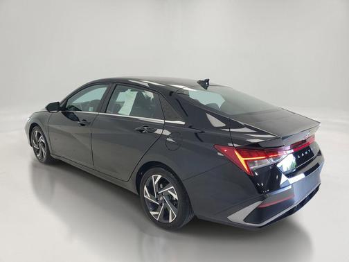 Abyss Black 2024 Hyundai ELANTRA SEL