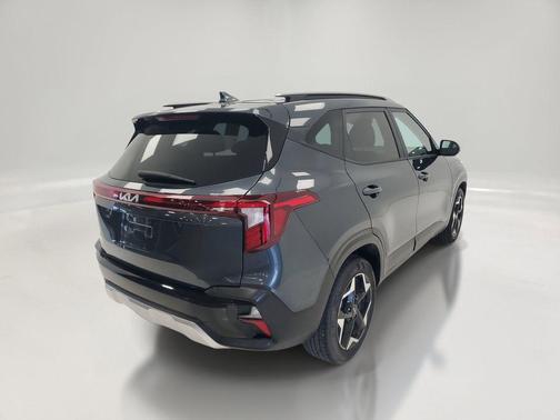 Gravity Gray 2025 Kia Seltos S