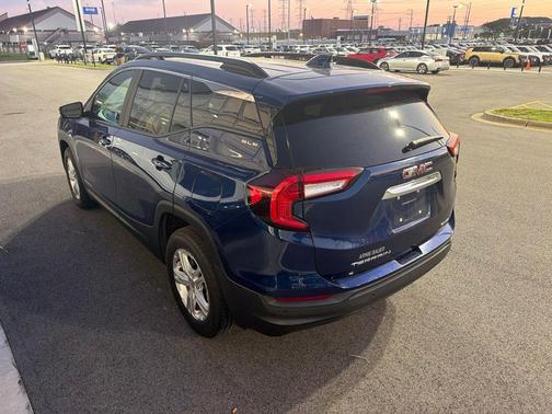 Marine Metallic 2022 GMC Terrain SLE