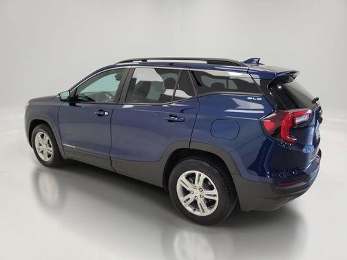 Marine Metallic 2022 GMC Terrain SLE