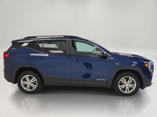 Marine Metallic 2022 GMC Terrain SLE