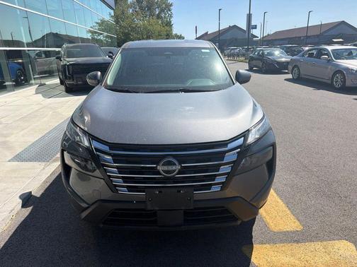 Gun Metallic 2025 Nissan Rogue SV