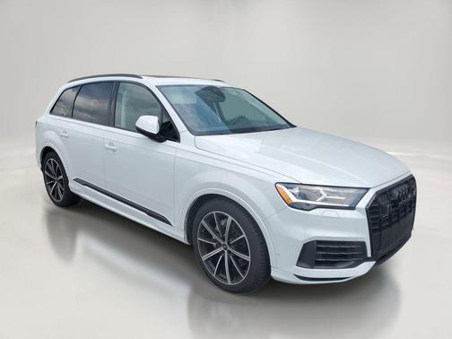 Glacier White Metallic 2023 Audi Q7 55 Prestige