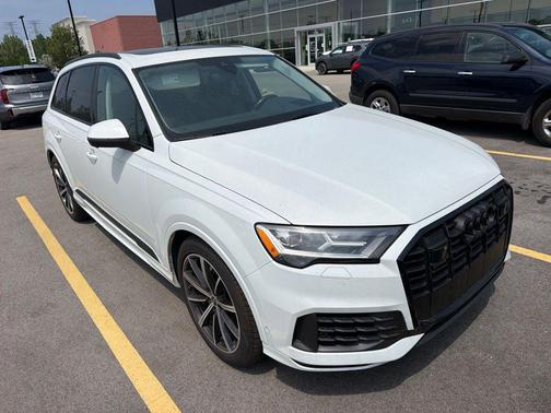 Glacier White Metallic 2023 Audi Q7 55 Prestige