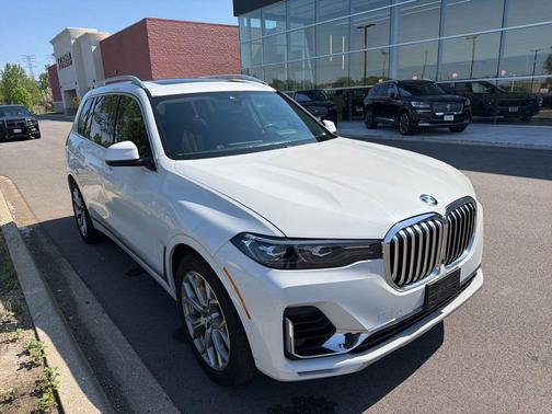 Mineral White Metallic 2020 BMW X7 xDrive40i