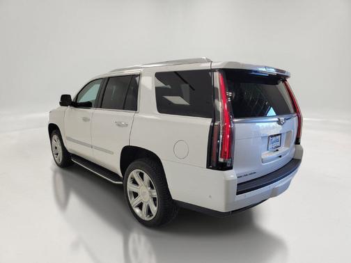 Crystal White Tricoat 2018 Cadillac Escalade Luxury