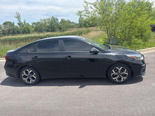 Aurora Black 2021 Kia Forte LXS