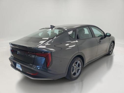 Interstellar Gray 2025 Kia K4 LXS