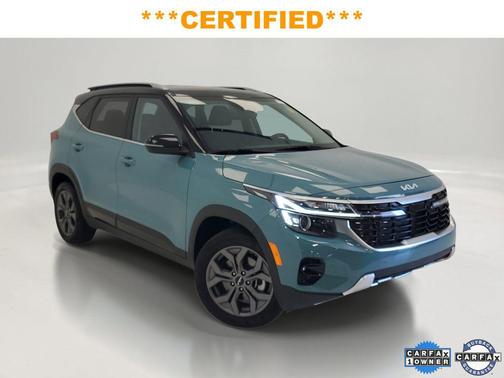 Pluton Blue/Black Roof 2024 Kia Seltos S