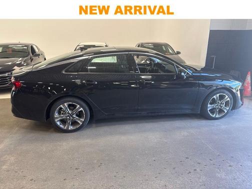 Ebony Black 2024 Kia K5 EX