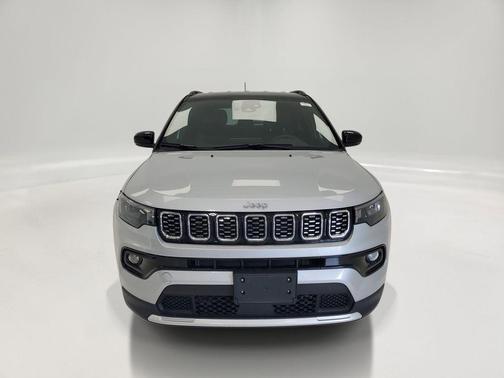 Silver Zynith Metallic Clearcoat 2025 Jeep Compass Limited