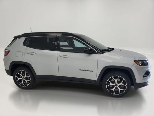 Silver Zynith Metallic Clearcoat 2025 Jeep Compass Limited