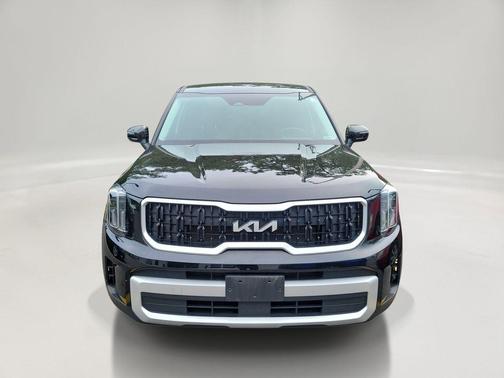 Ebony Black 2024 Kia Telluride LX