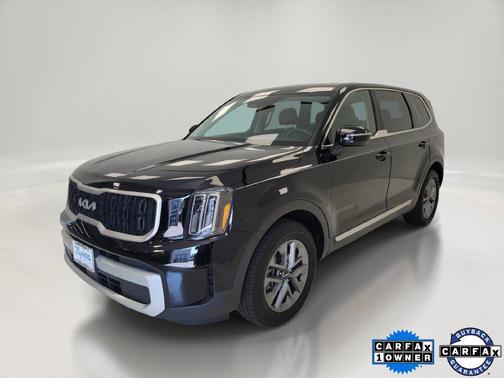 Ebony Black 2024 Kia Telluride LX