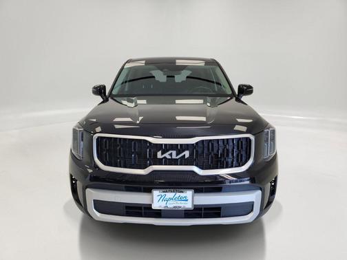 Ebony Black 2024 Kia Telluride LX
