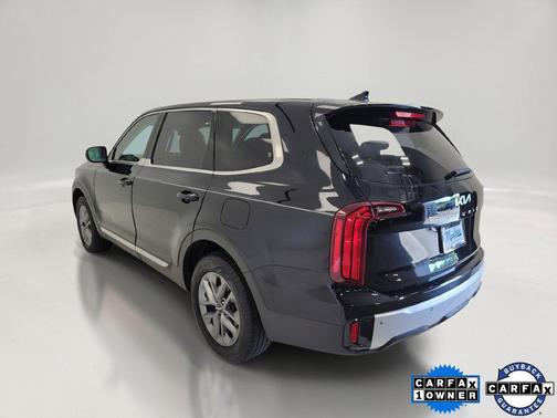 Ebony Black 2024 Kia Telluride LX