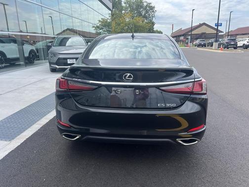 2022 Lexus ES 350 Base