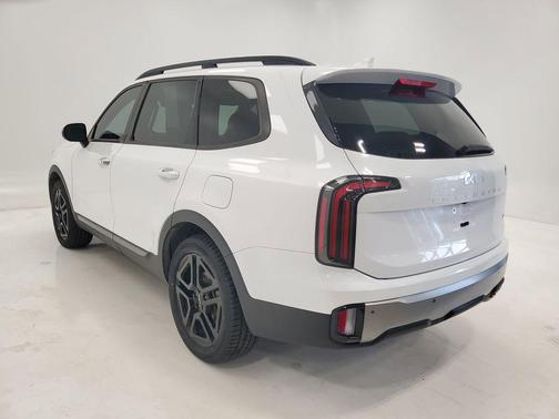 Glacial White Pearl 2023 Kia Telluride EX X-Line