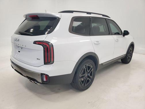 Glacial White Pearl 2023 Kia Telluride EX X-Line