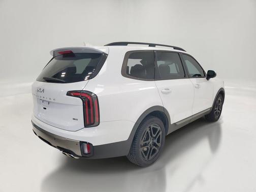 Glacial White Pearl 2023 Kia Telluride EX X-Line