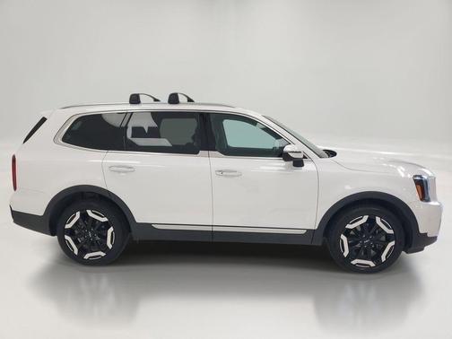 Glacial White Pearl 2025 Kia Telluride S