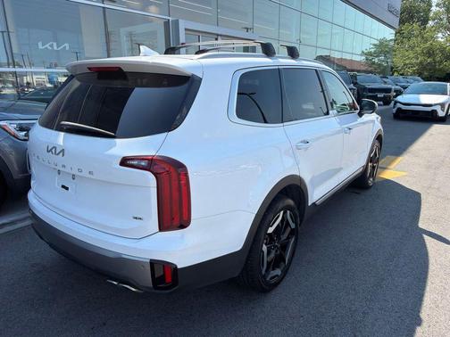 Glacial White Pearl 2025 Kia Telluride S